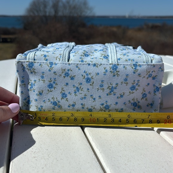 Viral Madden Girl Floral Mini Tote with Matching Coin Purse - Picture 14 of 14